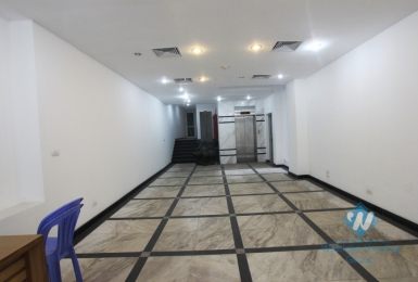 Beautiful office/ shop for rent in Ba Dinh District, Hanoi